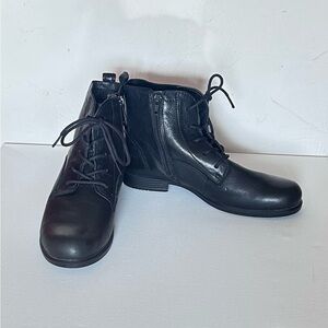 Ecco Black Leather Women's Ankle Boots